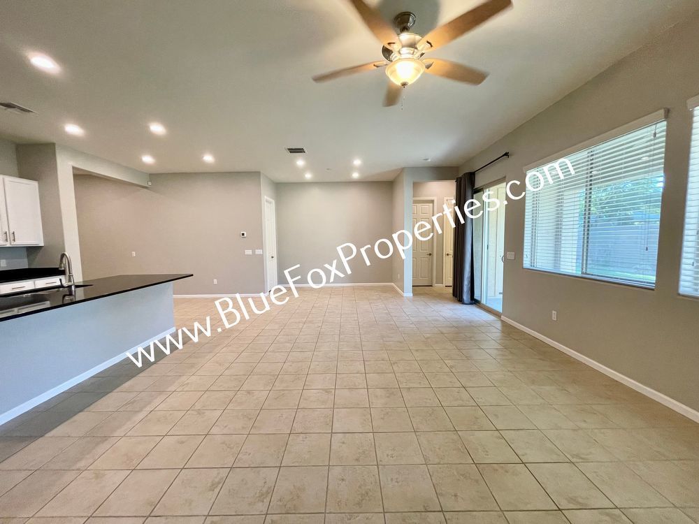 11067 W Fountain View Drive property image