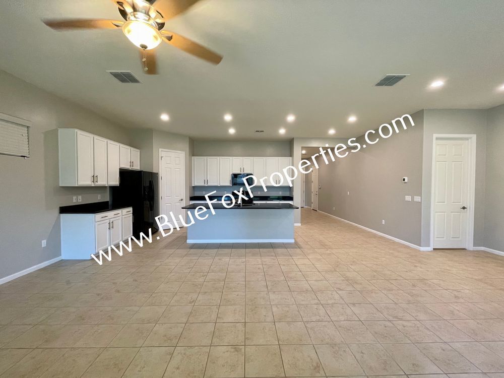 11067 W Fountain View Drive property image