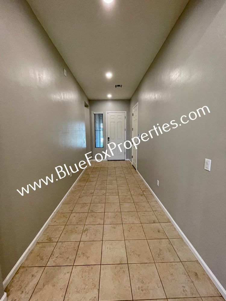 11067 W Fountain View Drive property image