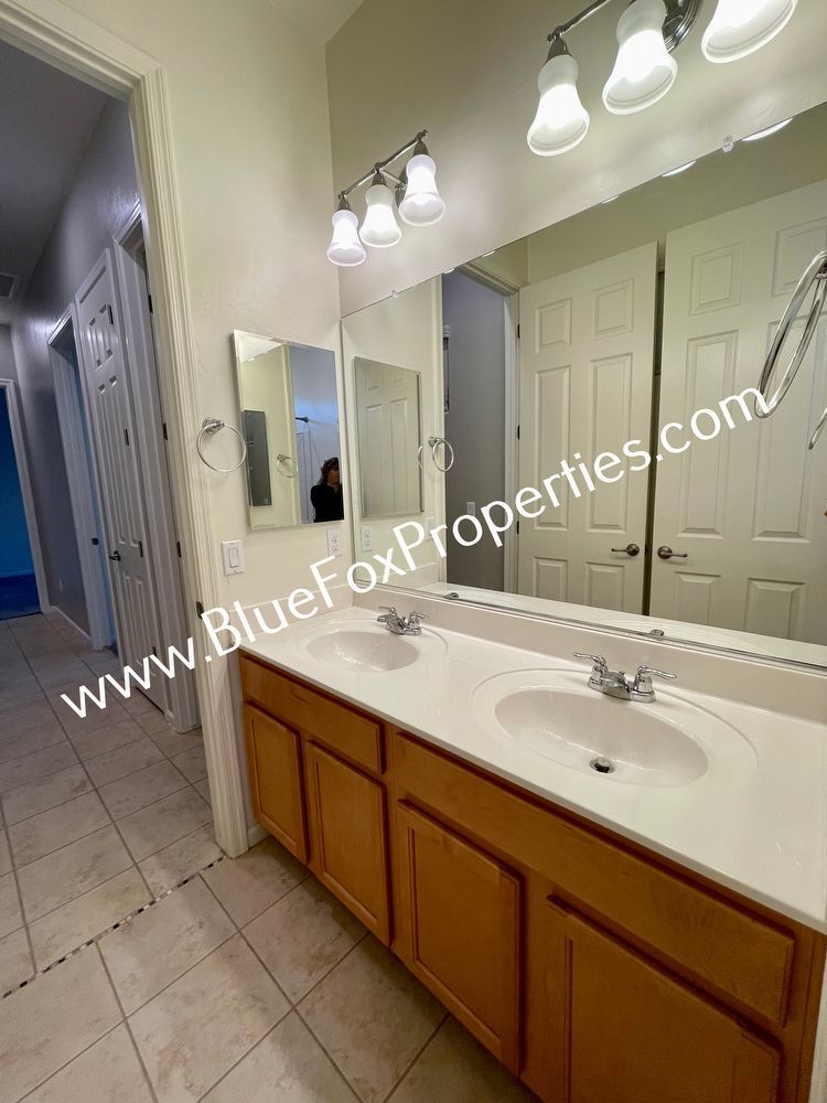 11067 W Fountain View Drive property image