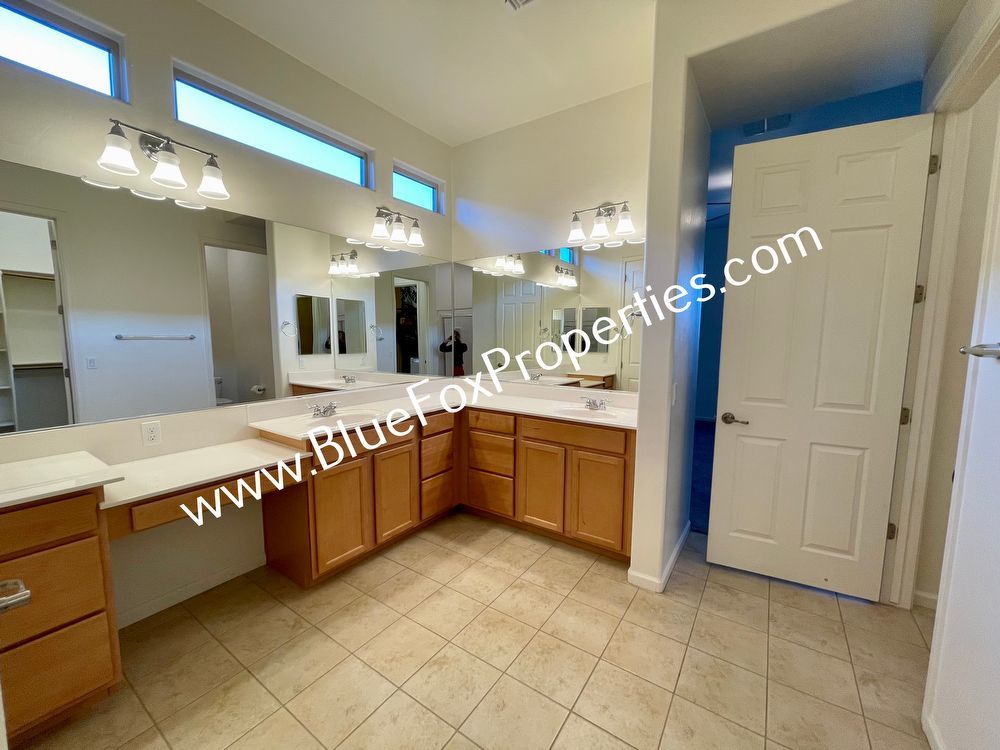 11067 W Fountain View Drive property image