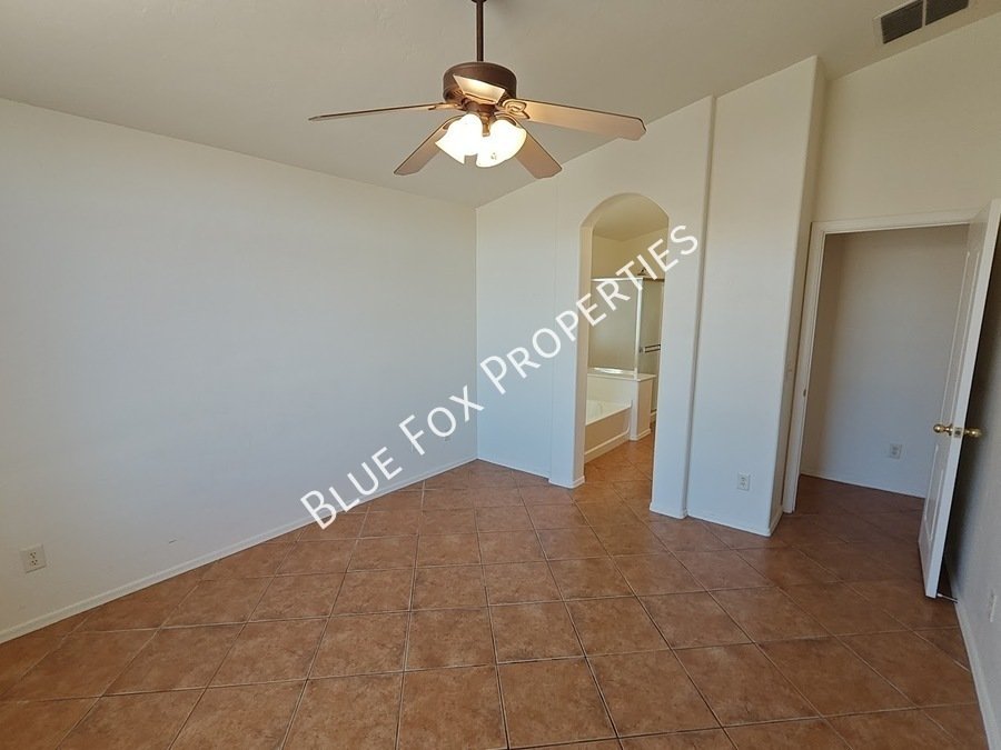 60354 E Alpine Way property image