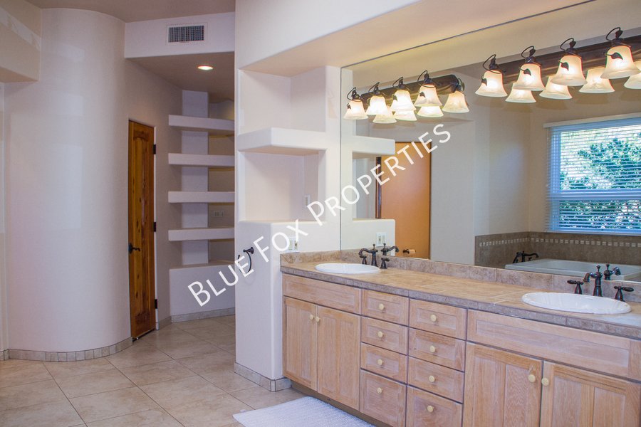 6190 N. Cadena De Montanas property image