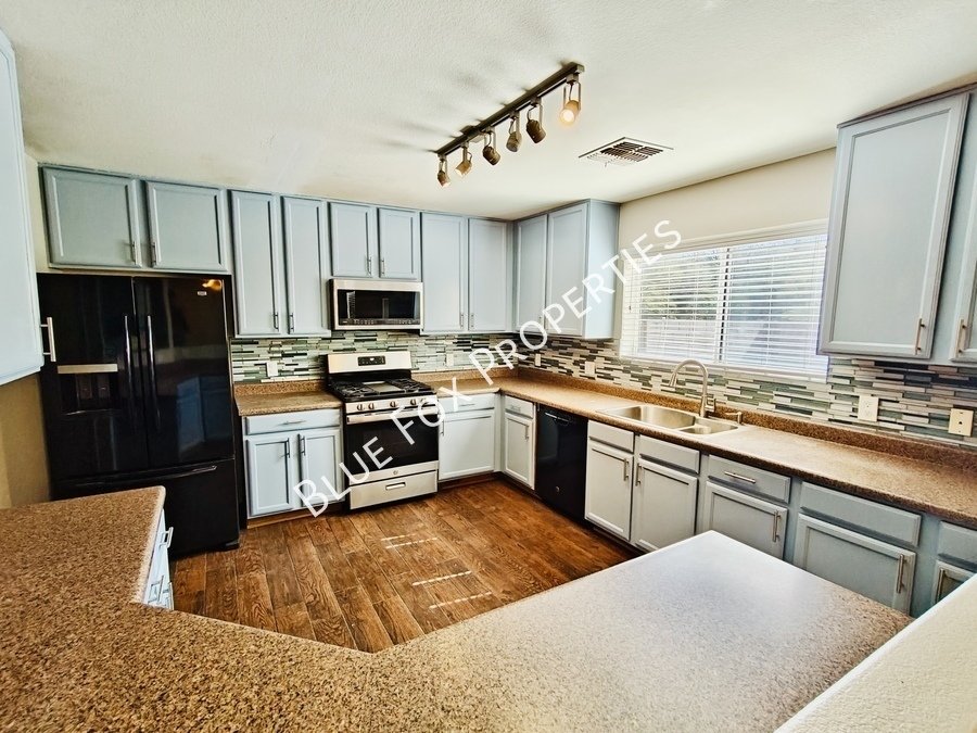 5858 East Sanderling Drive property image