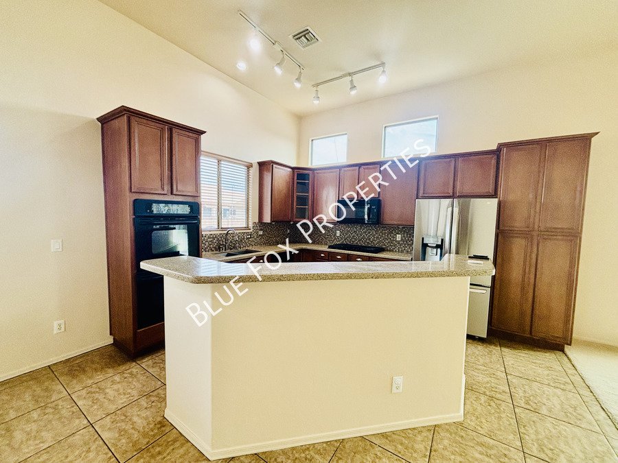 7910 West Little Eagle Court property image