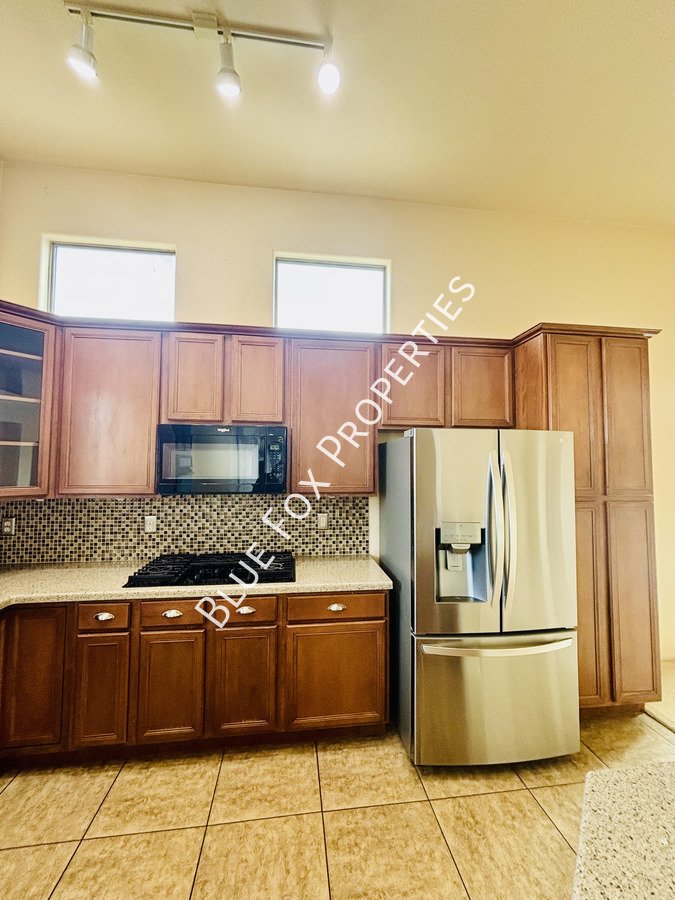 7910 West Little Eagle Court property image