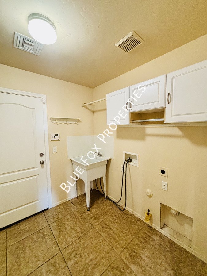 7910 West Little Eagle Court property image