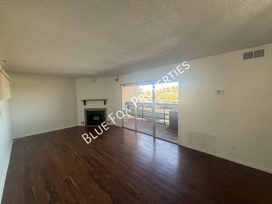 2 Bedroom, 1 Bathroom Condo Close to Downtown property image