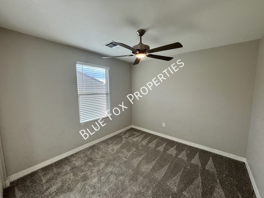 1048 E Descent St property image