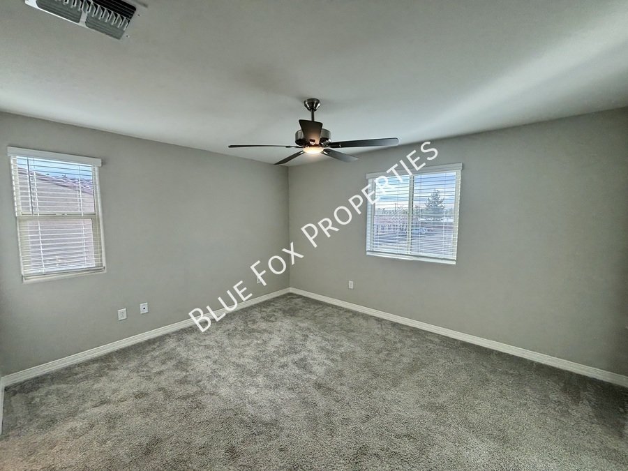 1048 E Descent St property image