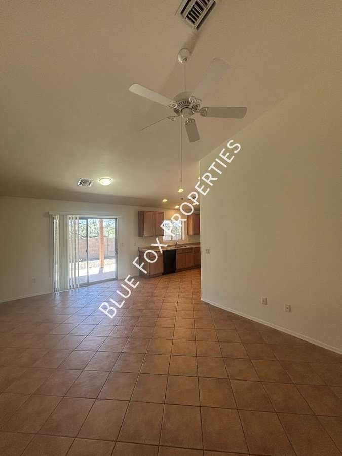 270 E Shore Cliff Place property image