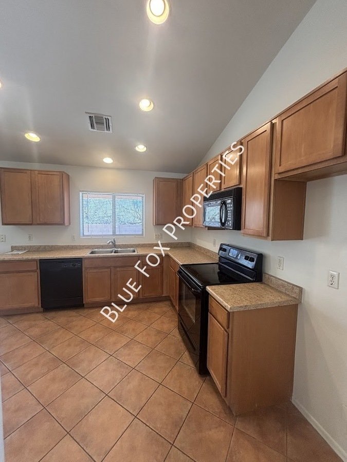 270 E Shore Cliff Place property image