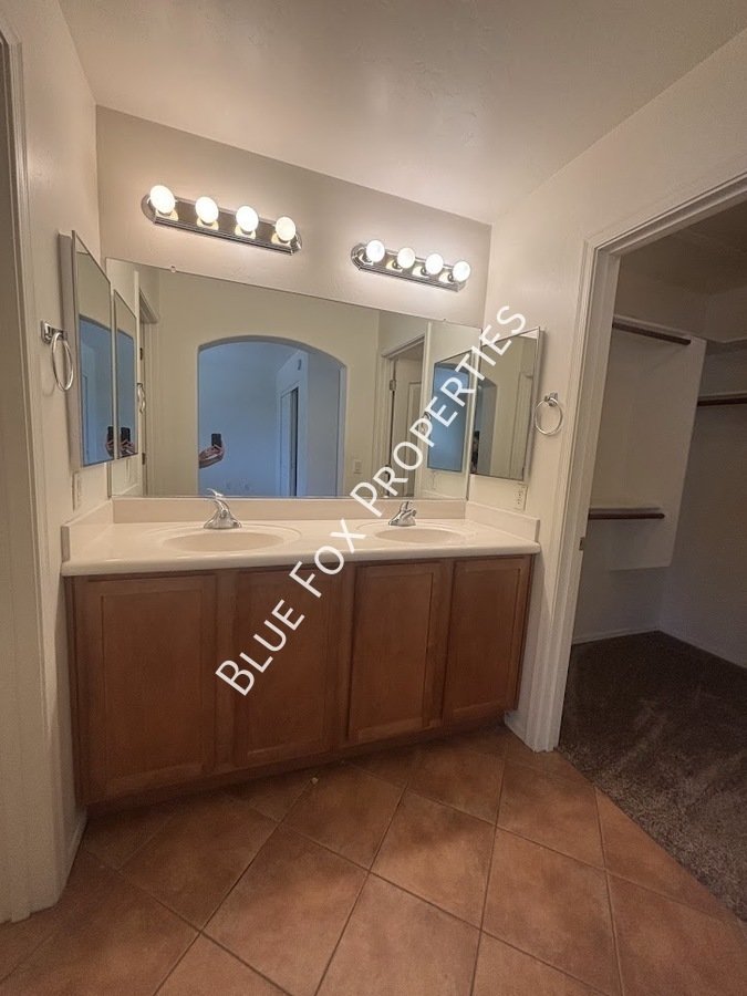 270 E Shore Cliff Place property image