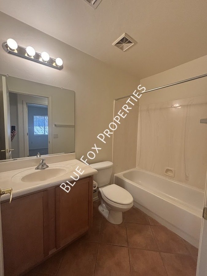 270 E Shore Cliff Place property image