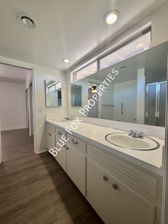 900 E Vía Lucitas property image