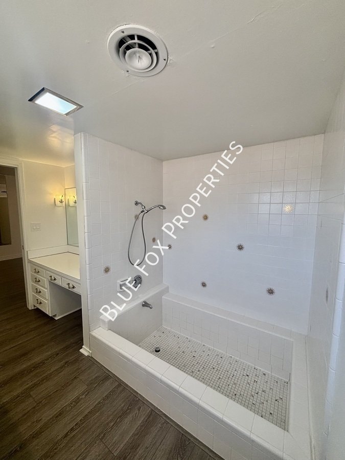 900 E Vía Lucitas property image