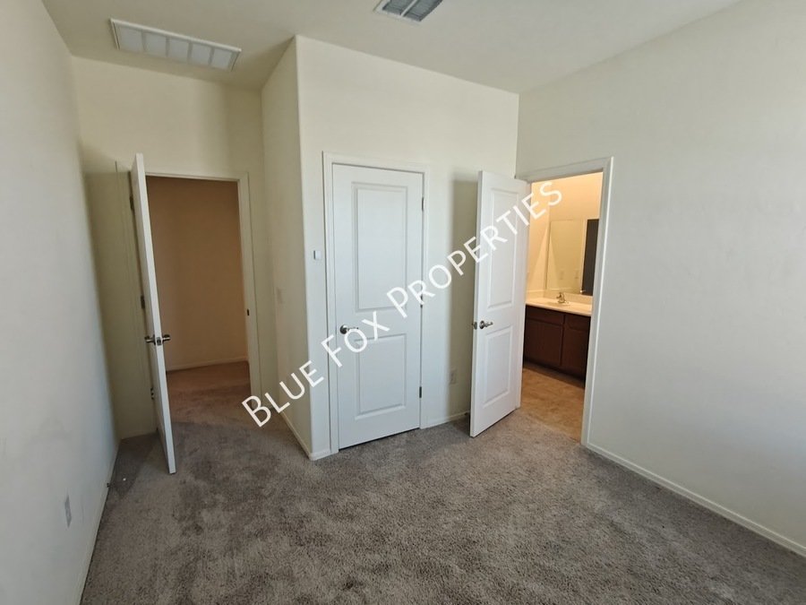 5525 W Lazy Farm Drive property image