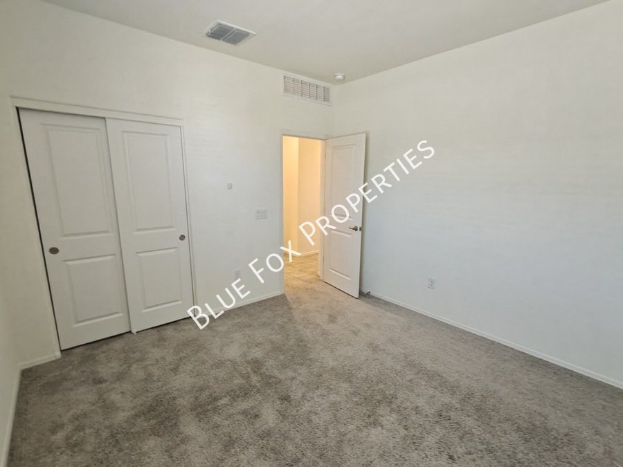 5525 W Lazy Farm Drive property image