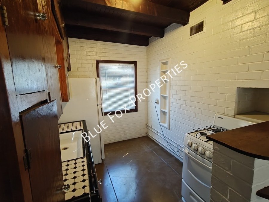 1211 N Jones Boulevard Unit 2 property image