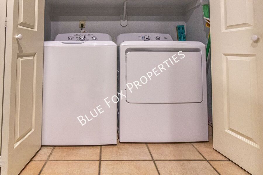 Beautiful 3 bed 2 bath home in NW Tucson property image