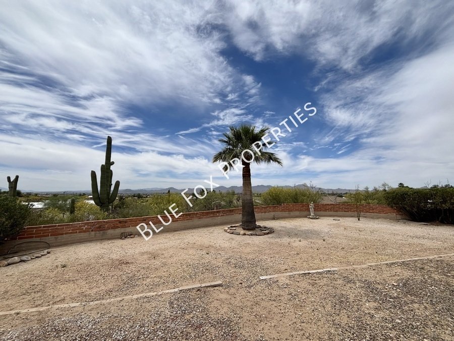 900 E Vía Lucitas property image