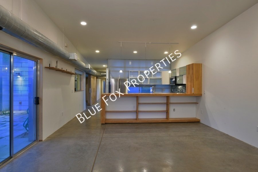 1150 E 15th Street property image