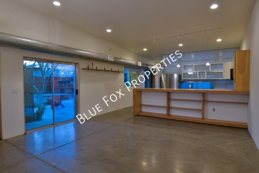 1150 E 15th Street property image