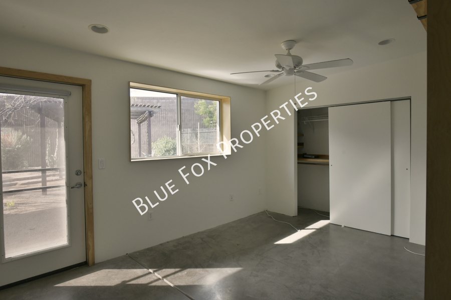 1150 E 15th Street property image