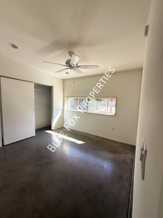 1150 E 15th Street property image