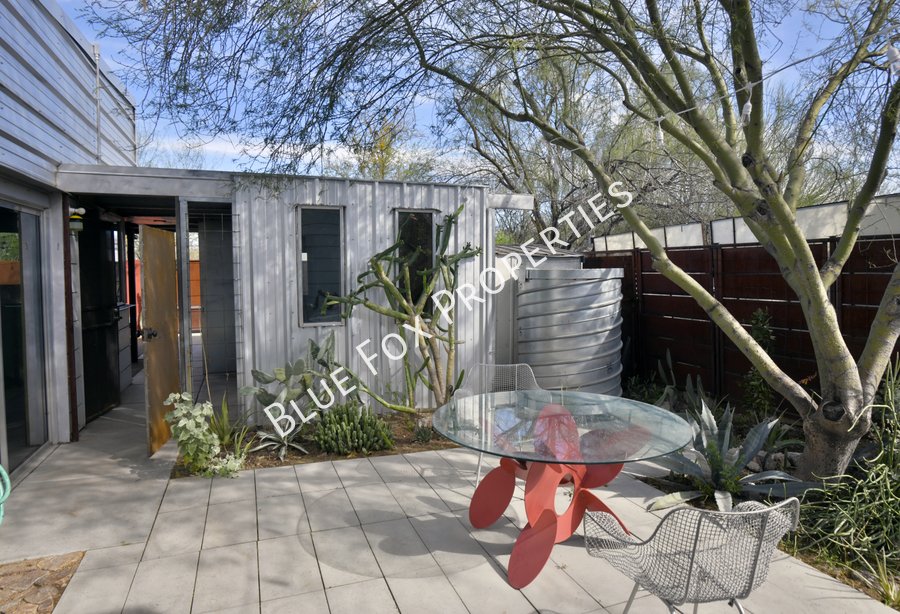 1150 E 15th Street property image