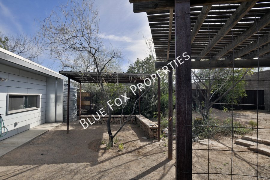1150 E 15th Street property image