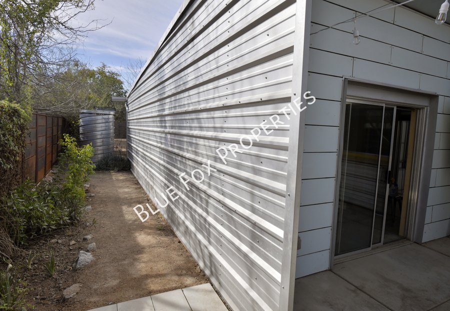 1150 E 15th Street property image