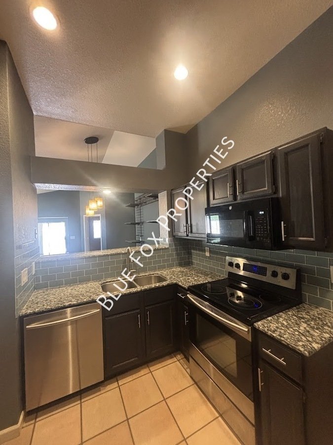 Beautiful 3 bed 2 bath home in NW Tucson property image