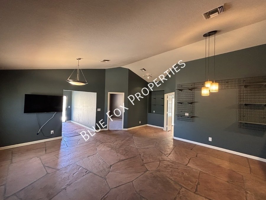 Beautiful 3 bed 2 bath home in NW Tucson property image