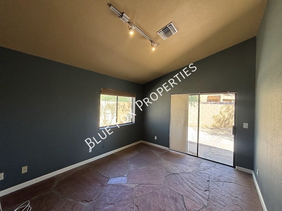 Beautiful 3 bed 2 bath home in NW Tucson property image