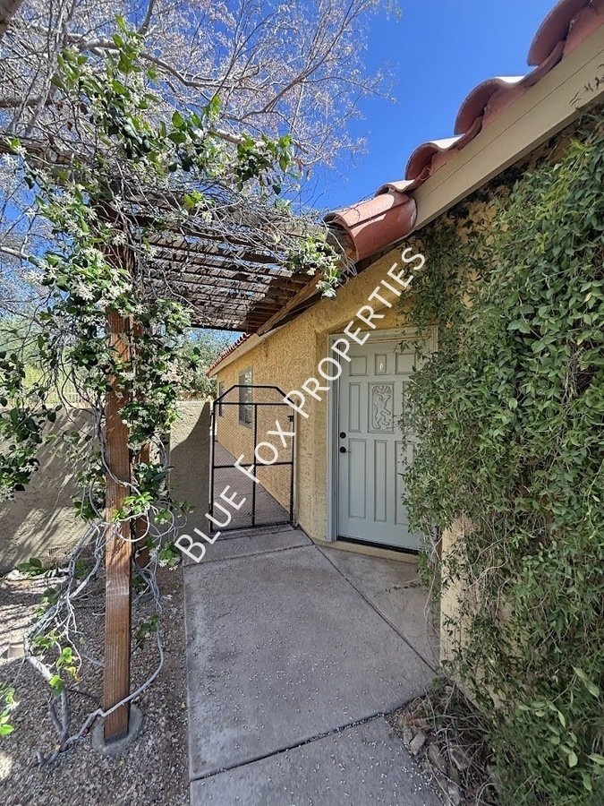 Beautiful 3 bed 2 bath home in NW Tucson property image