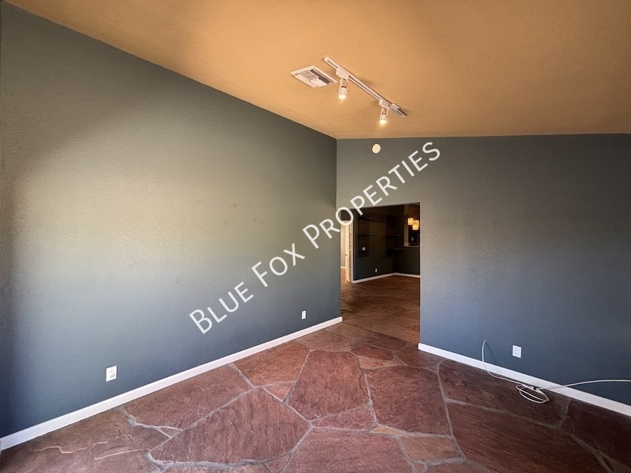 Beautiful 3 bed 2 bath home in NW Tucson property image