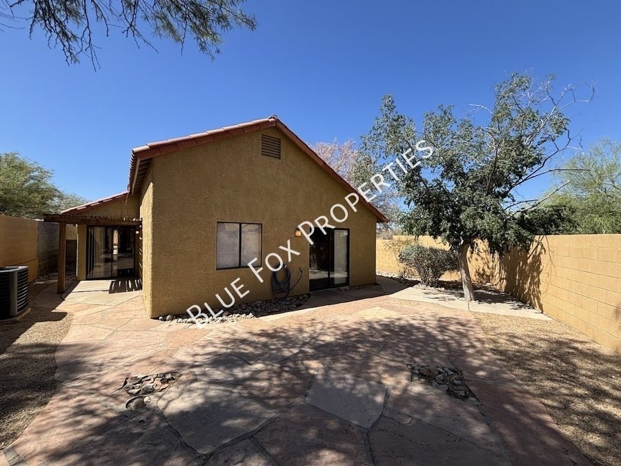 Beautiful 3 bed 2 bath home in NW Tucson property image