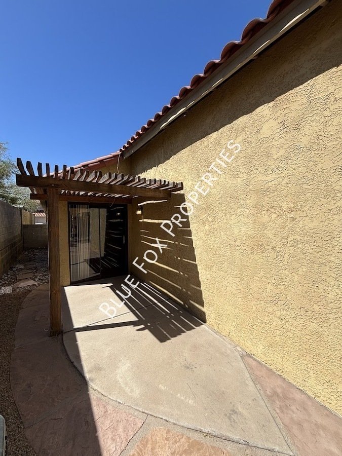 Beautiful 3 bed 2 bath home in NW Tucson property image