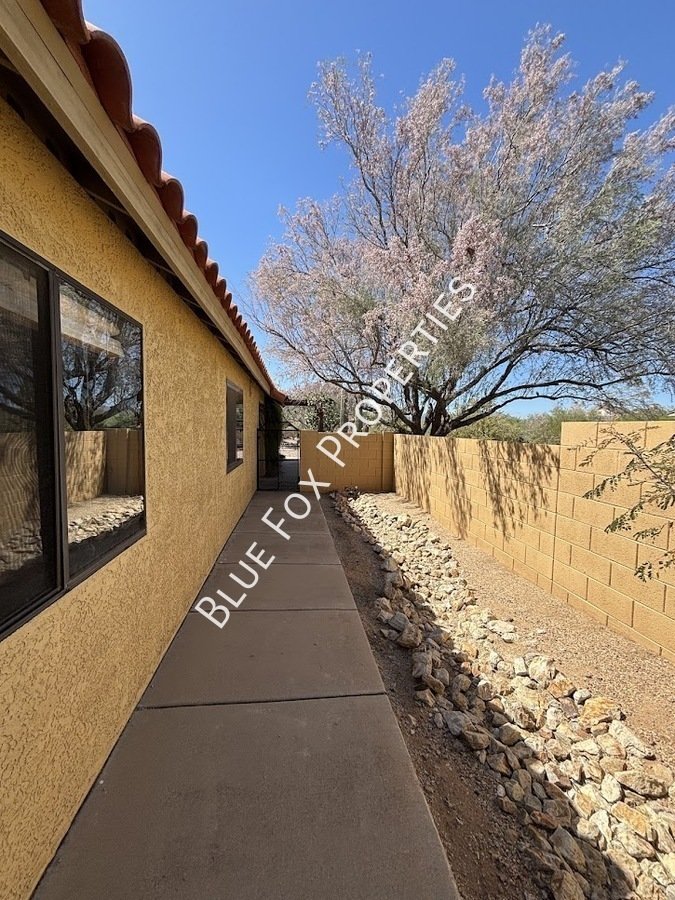 Beautiful 3 bed 2 bath home in NW Tucson property image