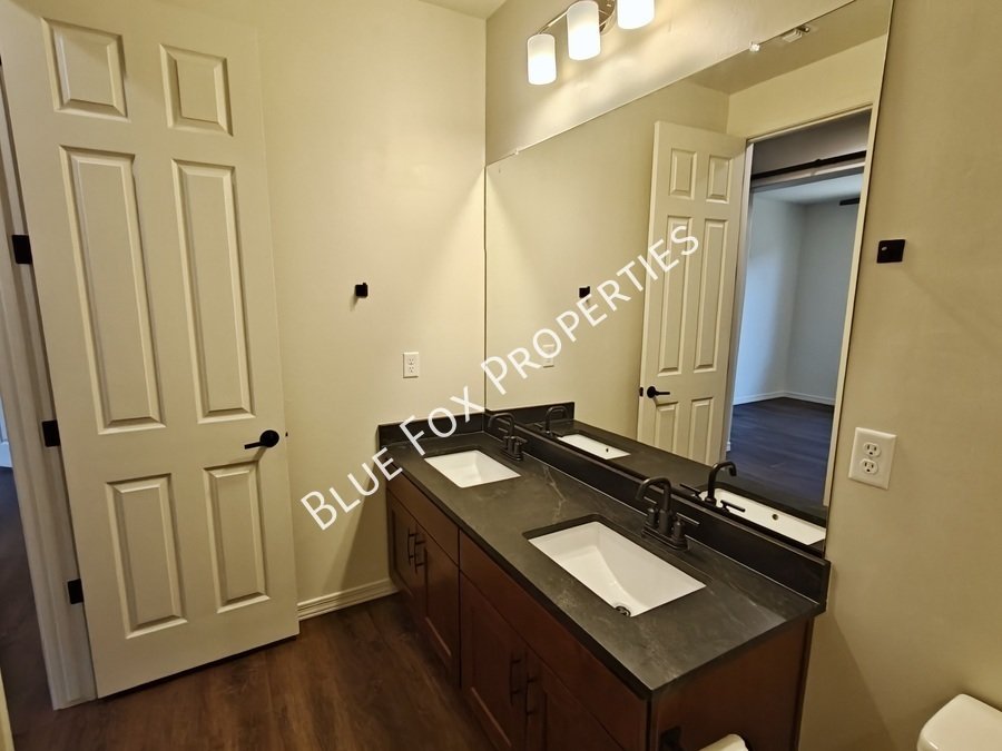 8454 N Lone Ranger Road property image