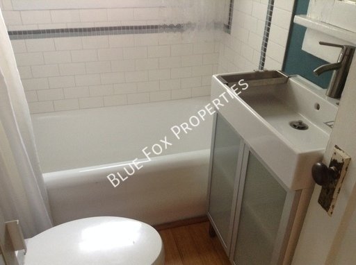 1 bed/1 bath home built in 1926 with modern charm property image