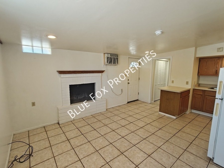 Cute 1 Bedroom 1 Bath Near U of A -Save of Utilities property image