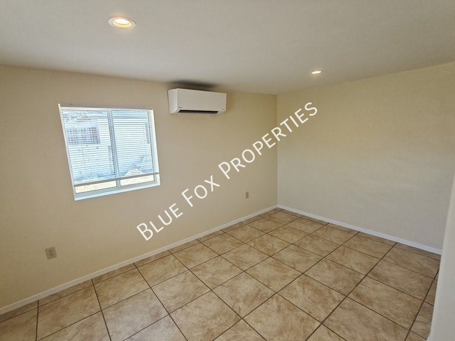 Cute 1 Bedroom 1 Bath Near U of A -Save of Utilities property image