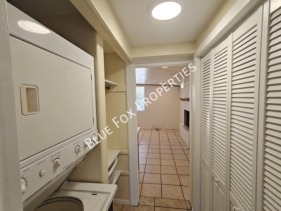 Cute 1 Bedroom 1 Bath Near U of A -Save of Utilities property image