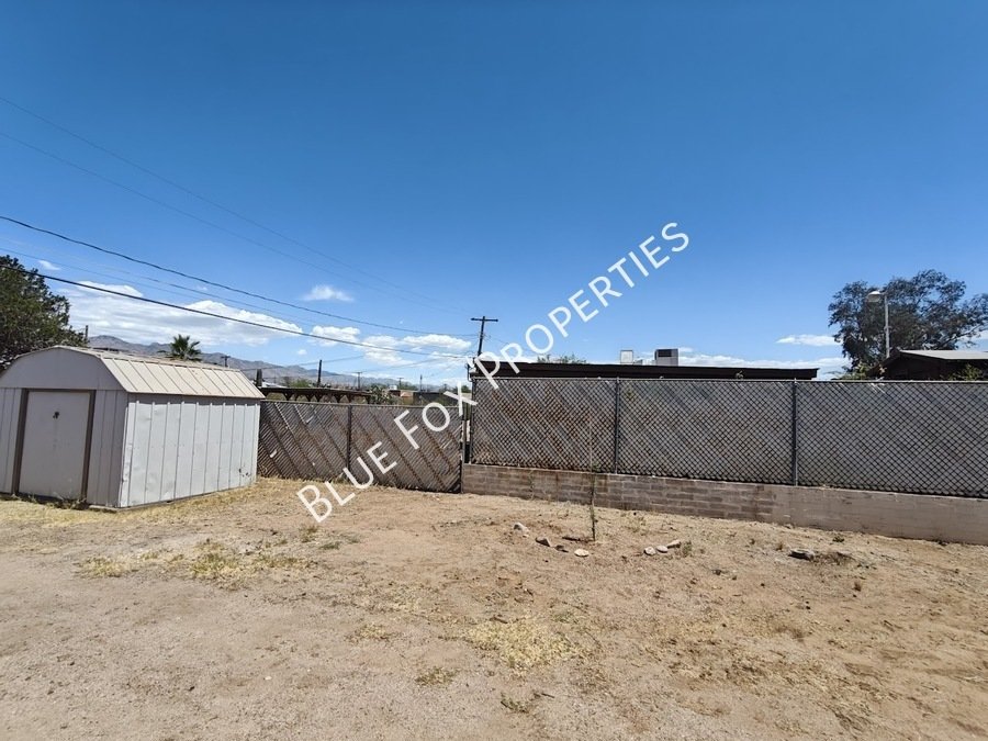 Cute 1 Bedroom 1 Bath Near U of A -Save of Utilities property image