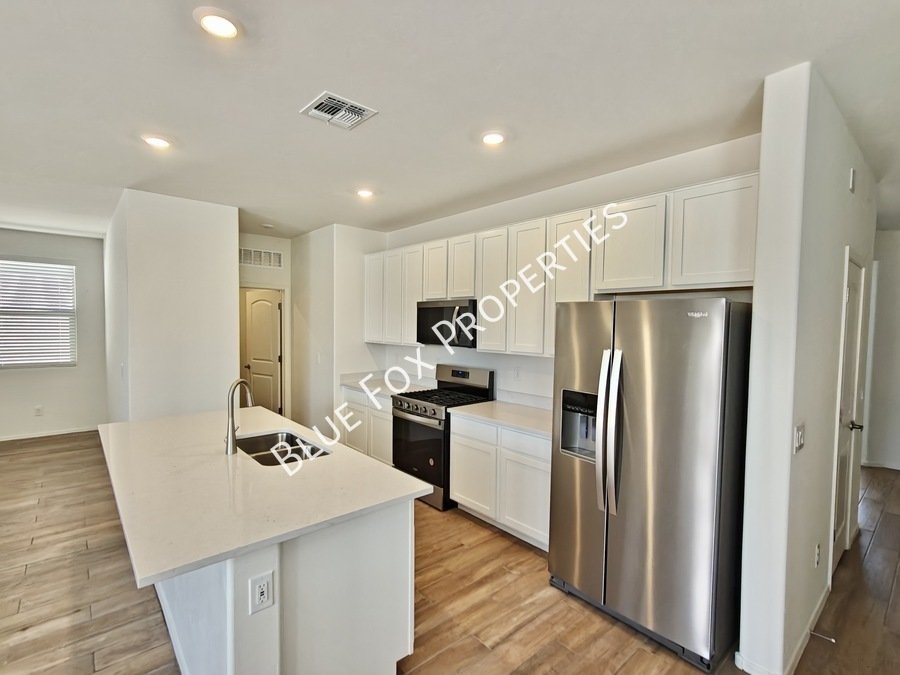 9251 N Peridot Vista Ave property image
