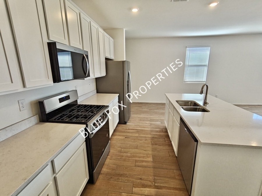 9251 N Peridot Vista Ave property image
