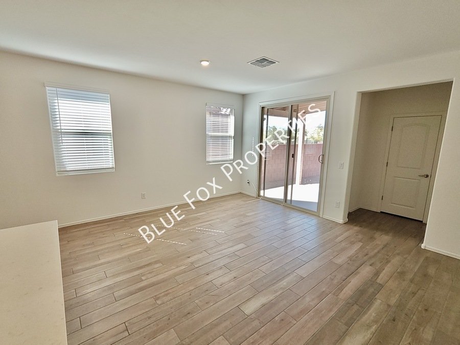 9251 N Peridot Vista Ave property image
