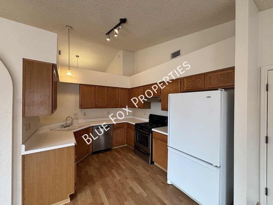 9913 N Woodstone Trail property image